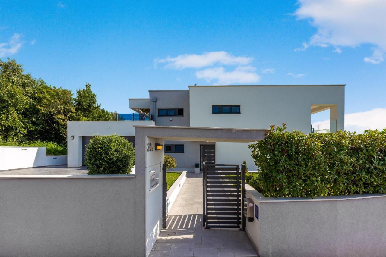 Villa Rina - Luxury Holiday Home Криквеница Екстериор снимка